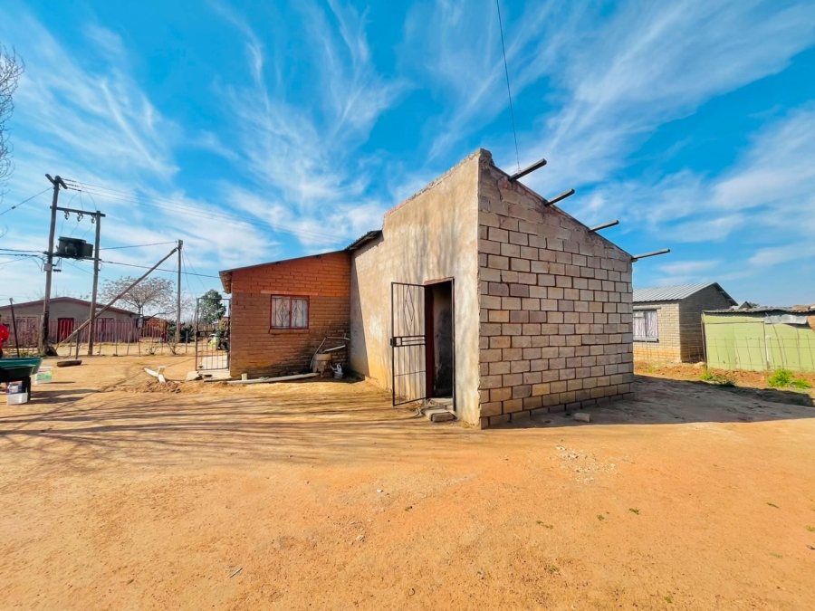 2 Bedroom Property for Sale in Bloemside 4 Free State